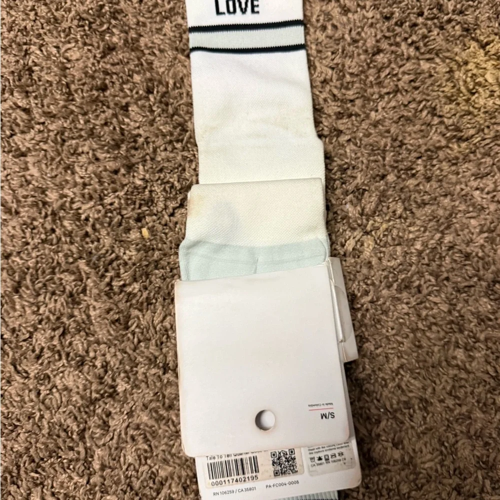 Lululemon tale to tell quarter crew socks